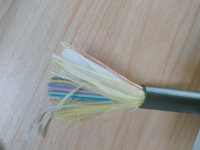 Jednomodowy antenowy kabel światłowodowy G652D ADSS 100M Span All Dielectric 48 Cores
