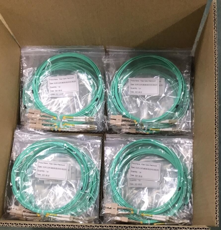 Patchcord światłowodowy SC LC OM3 300 Duplex LSZH Jacket Aqua Color