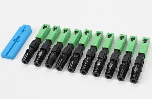 Wbudowany typ SC APC Quick Connector z pojedynczą formą Utrata wtrącania 0,3DB Typ polerowania