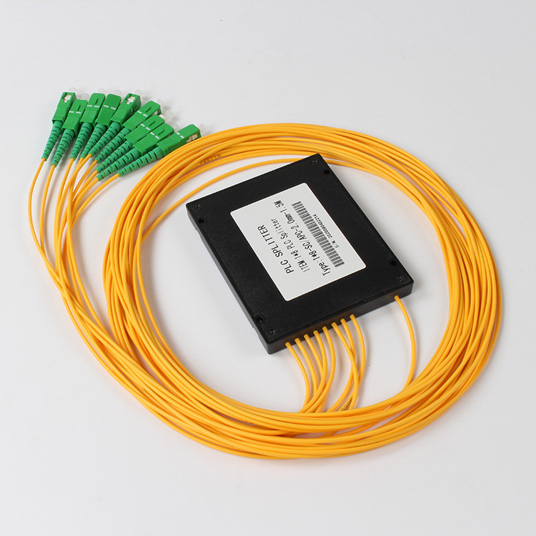 Rozdzielacz światłowodowy 2,0 mm 1 X 8 Rozdzielacz PLC SC APC Box Branch 1,5 metra