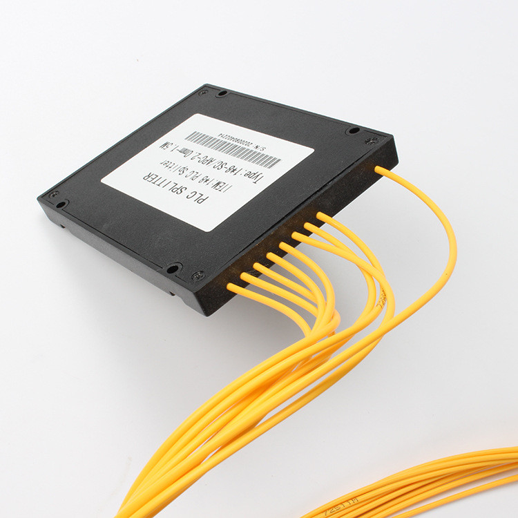 Rozdzielacz światłowodowy 2,0 mm 1 X 8 Rozdzielacz PLC SC APC Box Branch 1,5 metra